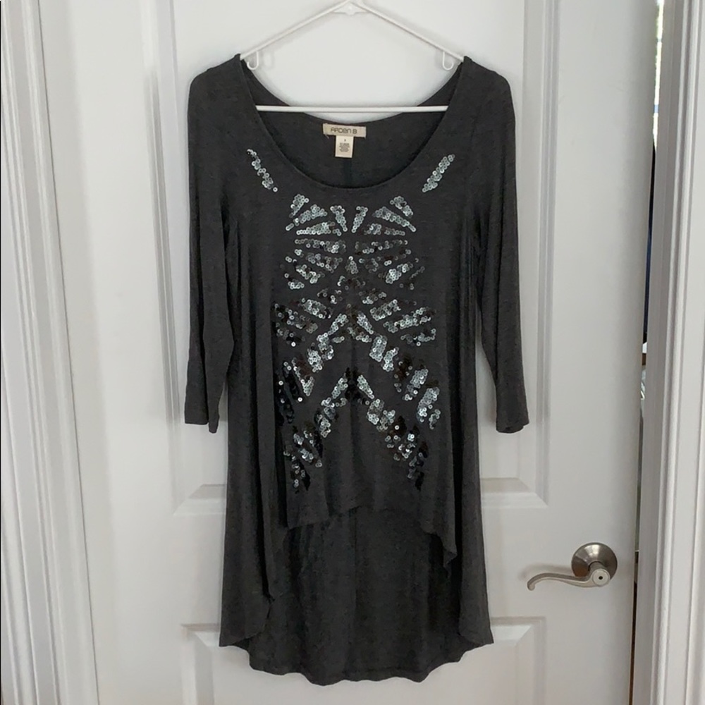 Arden B. High Low Sequin Top